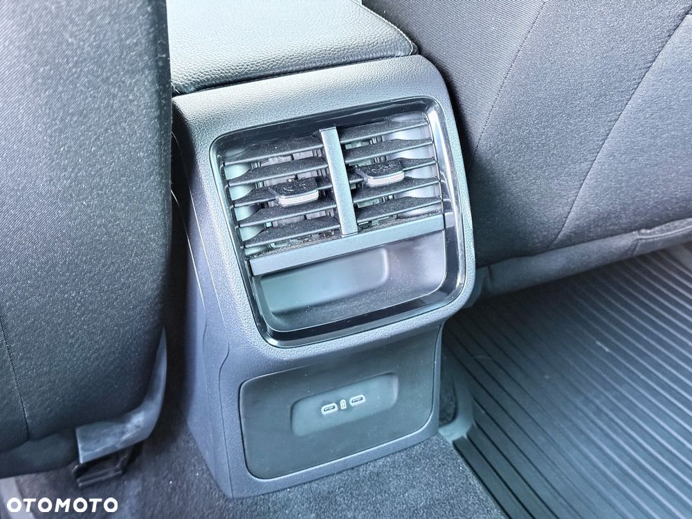 Skoda Octavia 1.5 TSI mHEV Selection DSG - 35