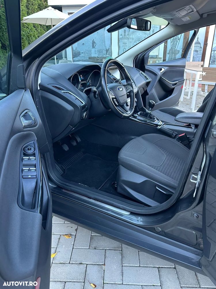 Ford Focus 2.0 TDCi DPF Start-Stopp-System Titanium - 13