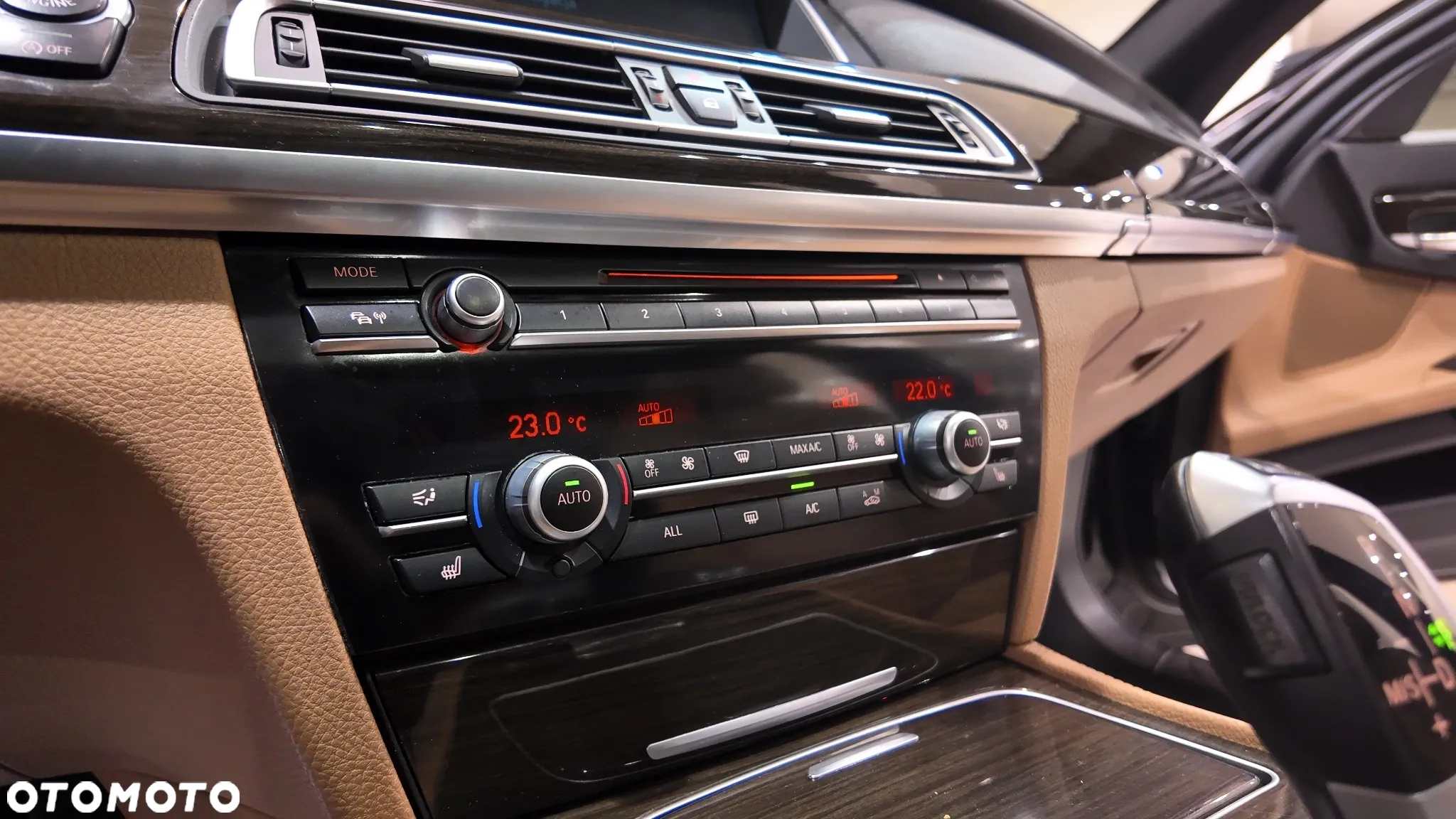 BMW Seria 7 730d xDrive - 28