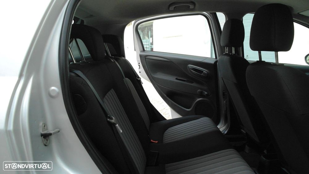 Fiat Punto 1.3 M-Jet Lounge S&S - 17