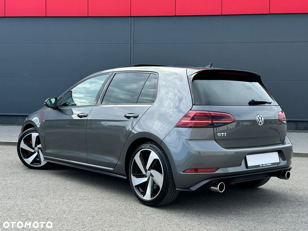 Volkswagen Golf - 4