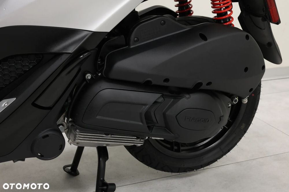 Piaggio MP-3 - 31