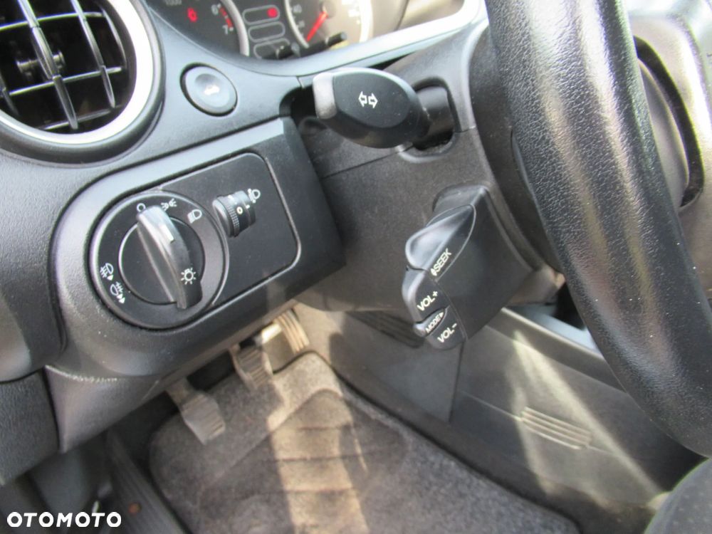 Ford Fiesta 1.4 Ghia - 22