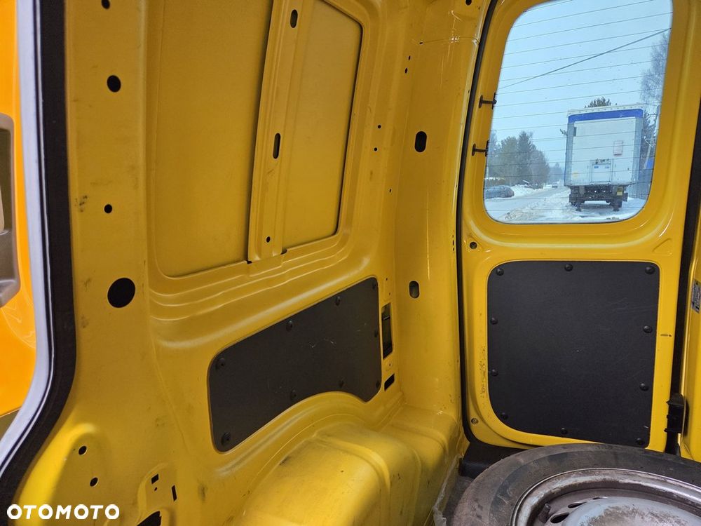 Volkswagen Caddy 2.0 TDI 4MOTION - 23