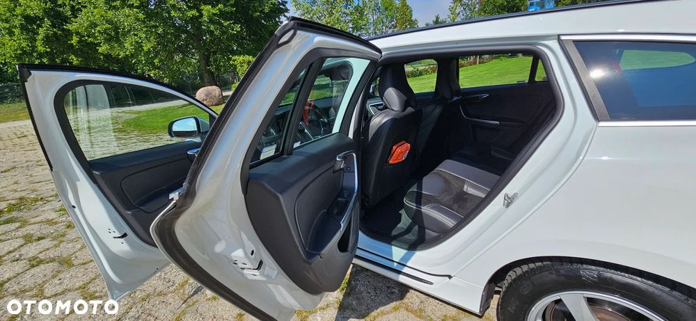 Volvo V60 T3 Momentum - 14
