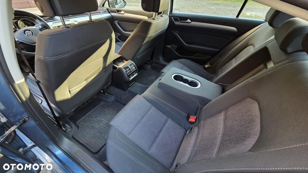 Volkswagen Passat 2.0 TDI BMT Comfortline - 12