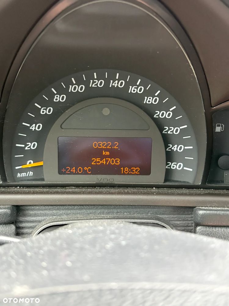 Mercedes-Benz Klasa C 220 CDI - 16