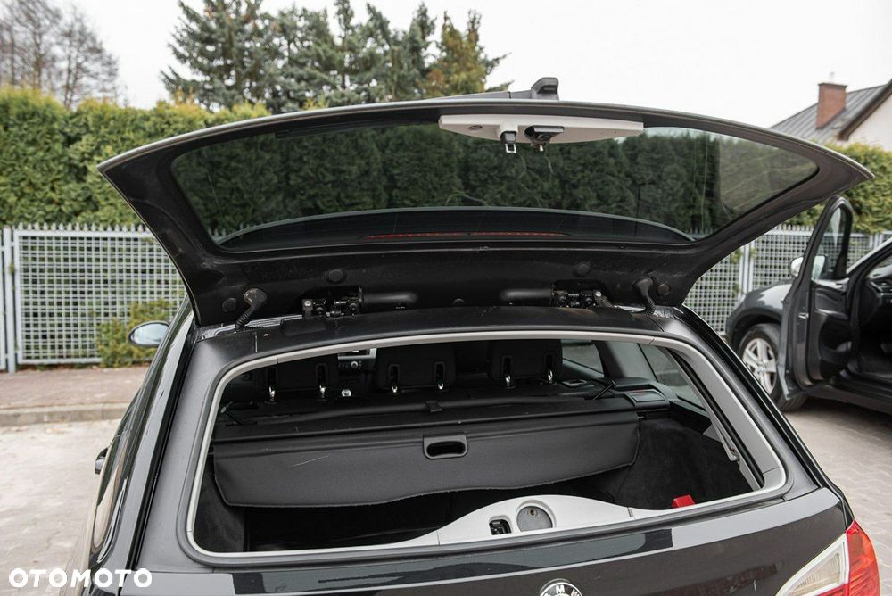 BMW Seria 3 - 25