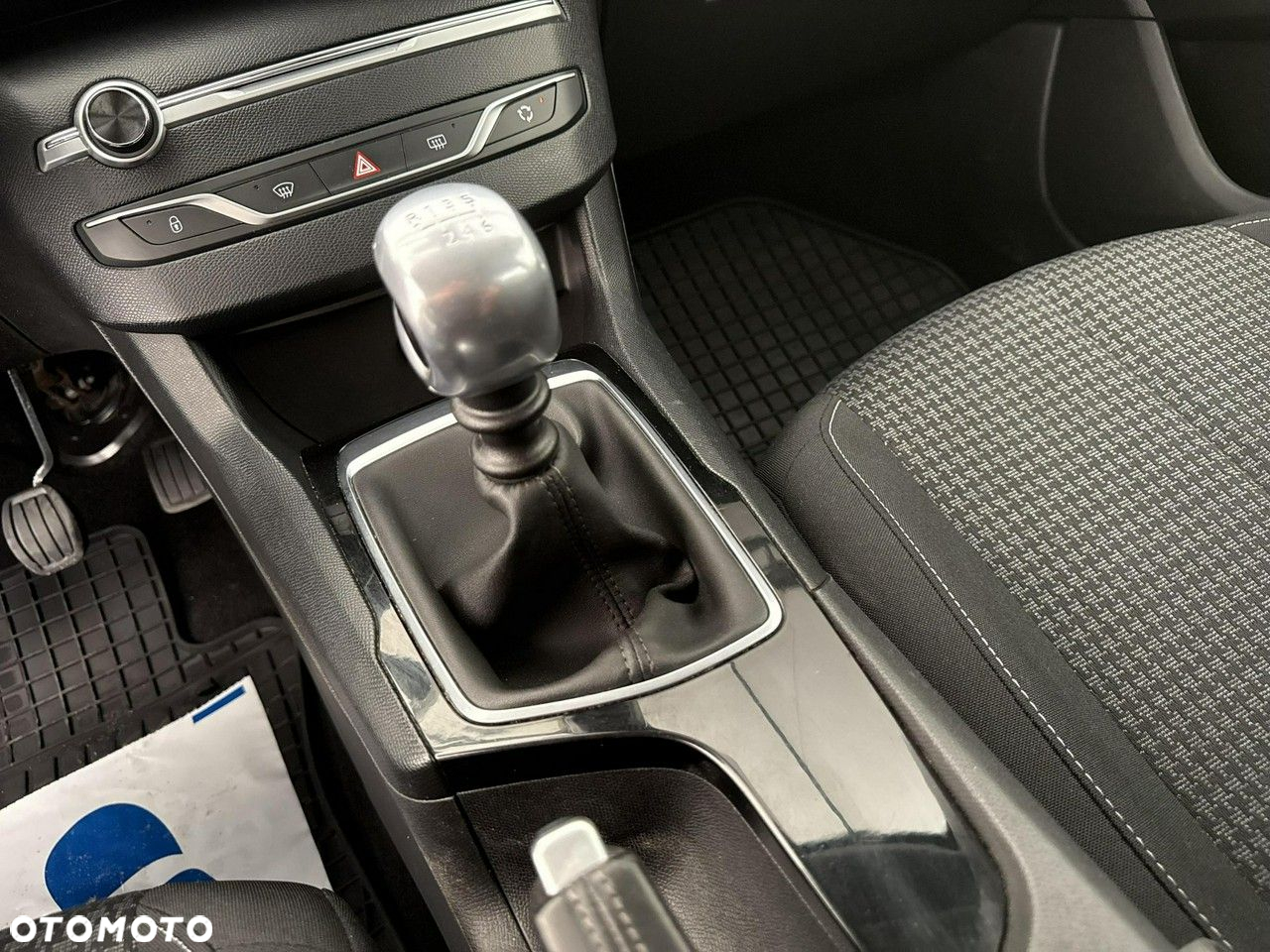 Peugeot 308 - 16