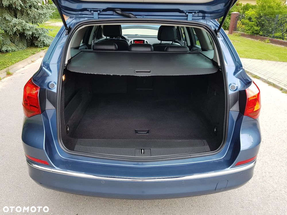 Opel Astra 1.4 Turbo Exklusiv - 32