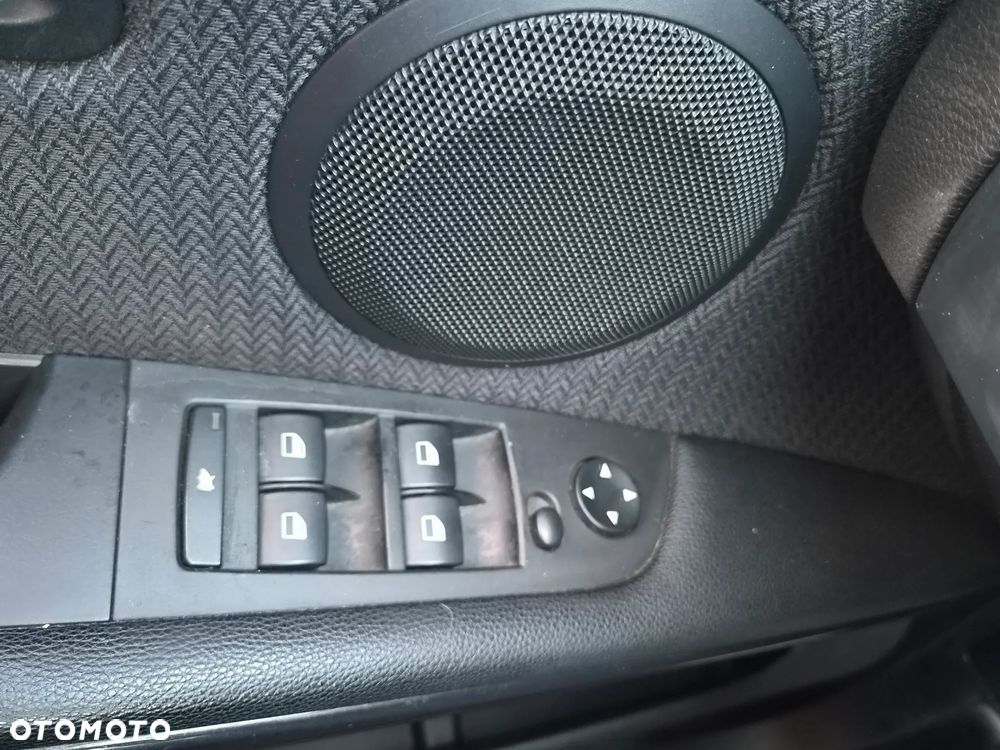 BMW Seria 3 318d DPF - 16