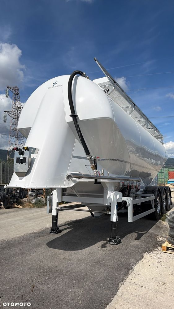GIESSE CM39 Silos / Cement-Popioły / 4670 kg / 1 szt do Odbioru - 4