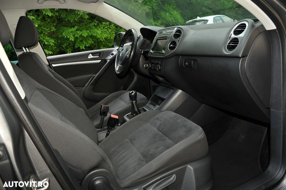 Volkswagen Tiguan 2.0 TDI DPF BlueMotion Technology Exclusive - 10