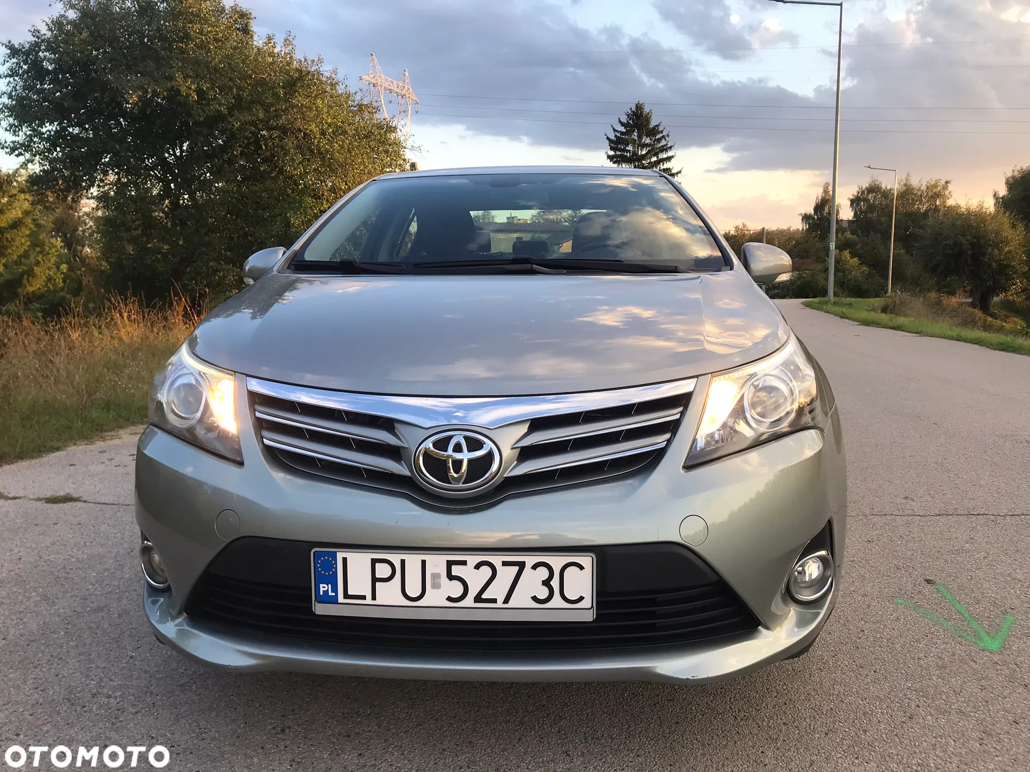 Toyota Avensis 1.8 Premium - 10