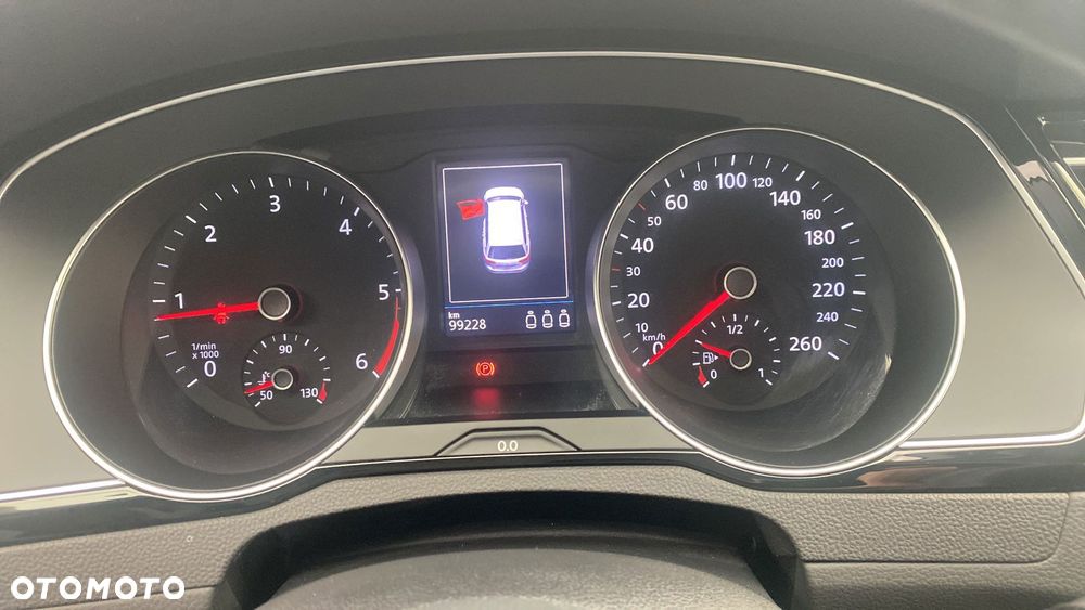 Volkswagen Passat - 16