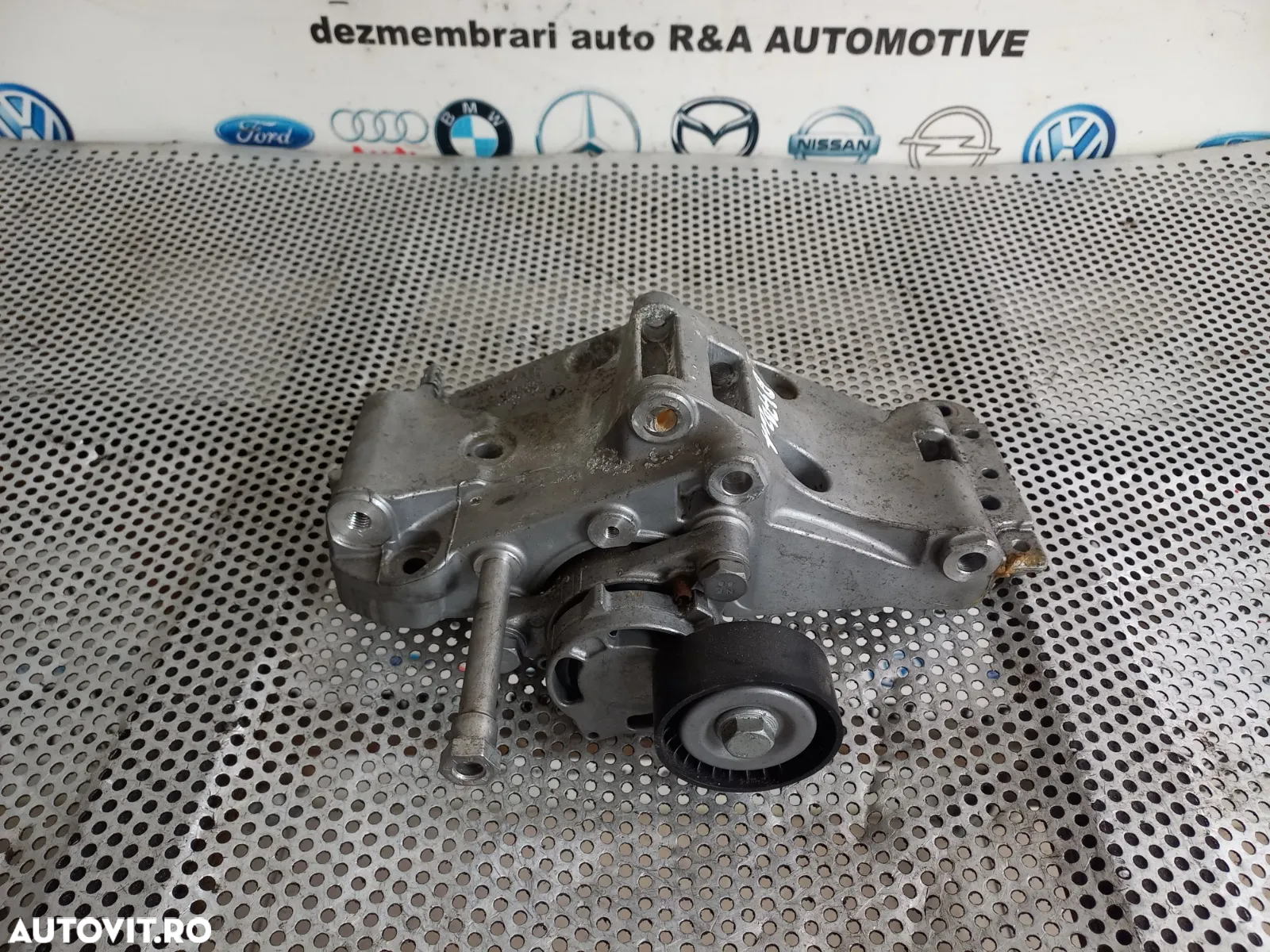 Suport Accesorii Cu Rola Intinzatoare Noua Sub 1.000 Km Bmw 2.0 Diesel B47 Cod  M2 M3 M4 M5 M6 M7 M - 4