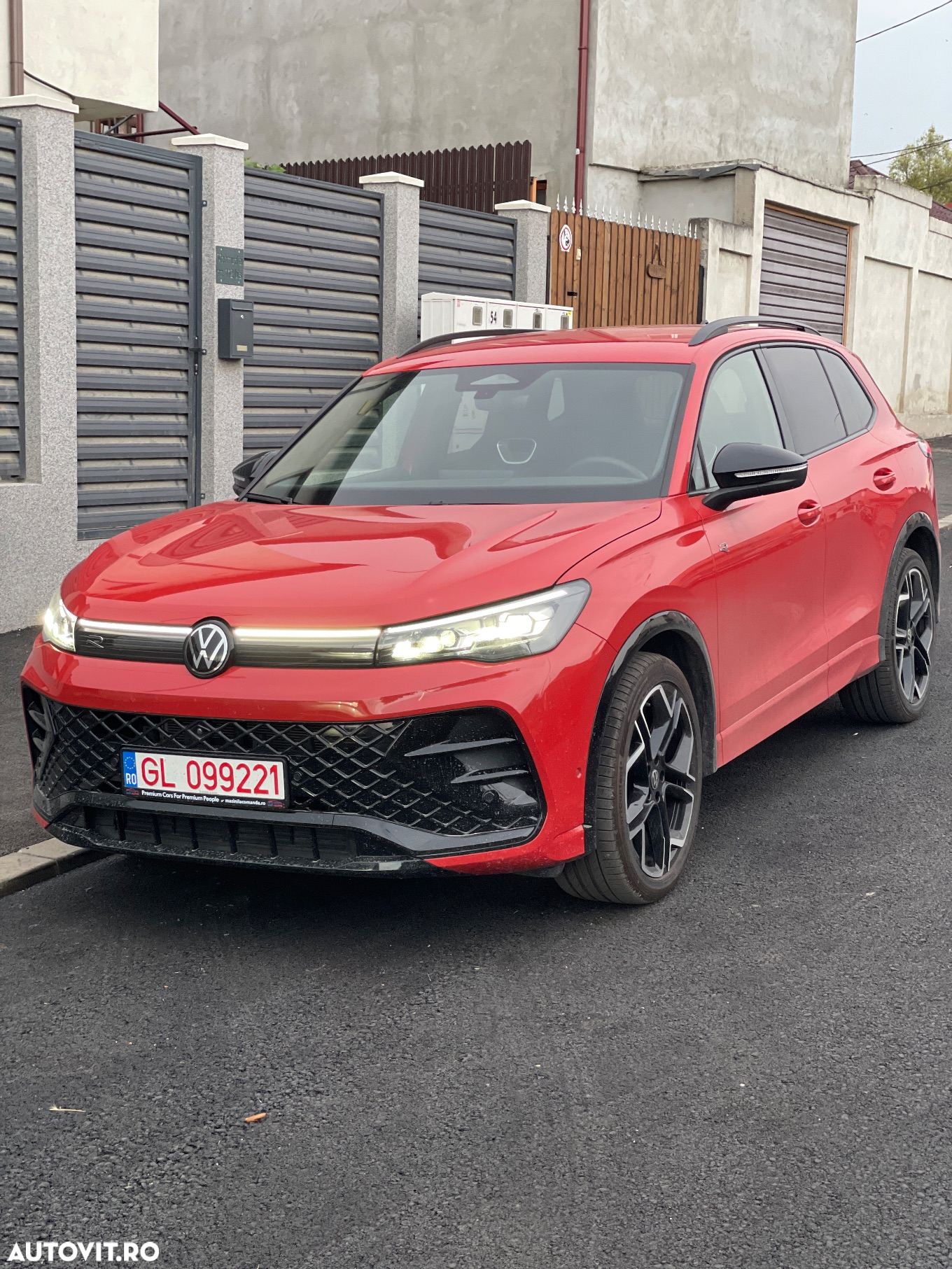 Volkswagen Tiguan 1.5 eTSI OPF DSG R-Line - 2