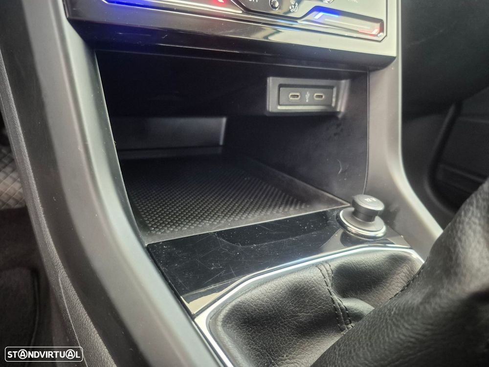 VW T-Cross 1.0 TSI Life - 14