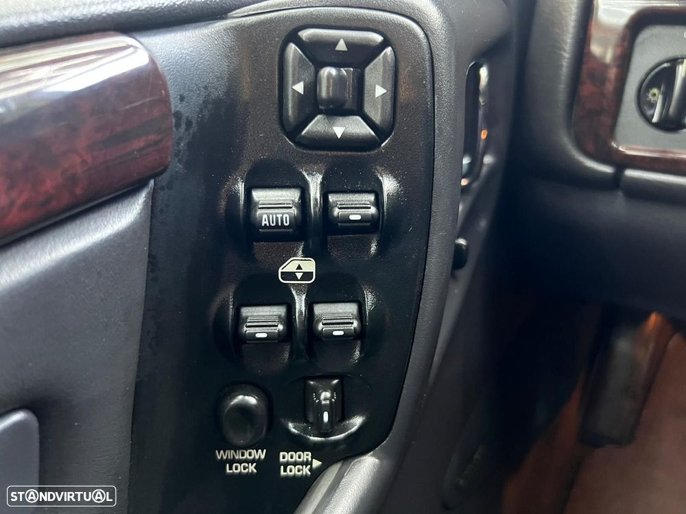 Jeep Grand Cherokee 5.9 LX - 35