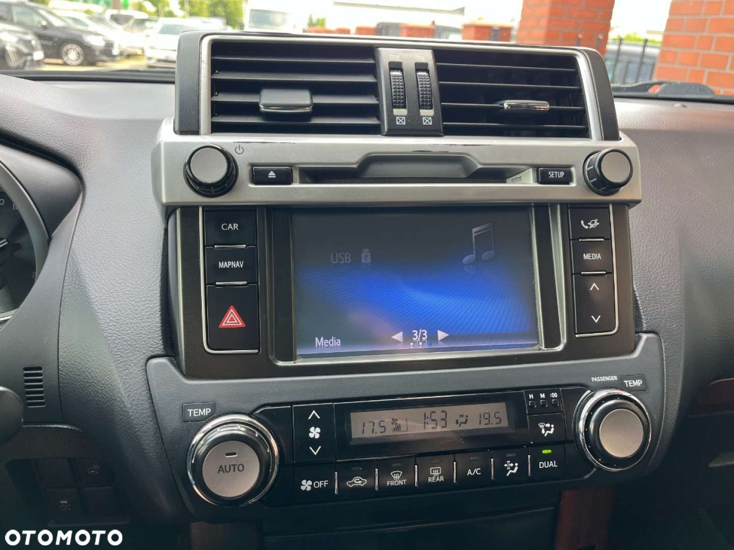 Toyota Land Cruiser - 13