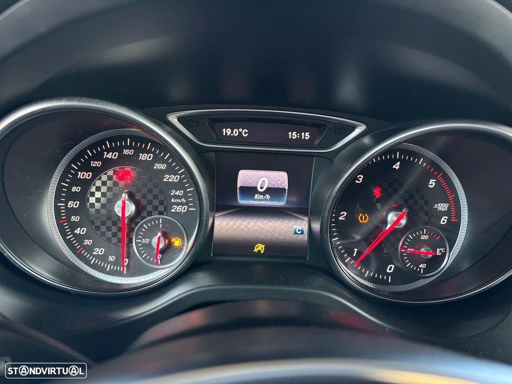 Mercedes-Benz A 180 d AMG Line - 14