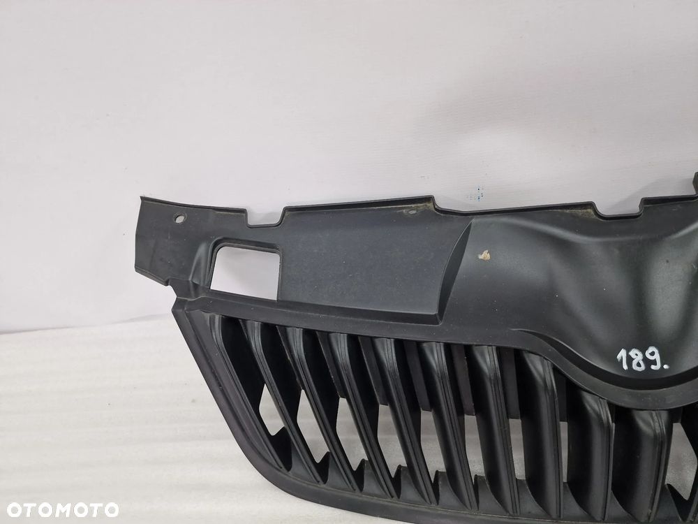 SKODA FABIA II LIFT 10- ATRAPA / GRILL PRZEDNI PRZÓD , NR 5J0853668B , NR AUKCJI GR189 - 8