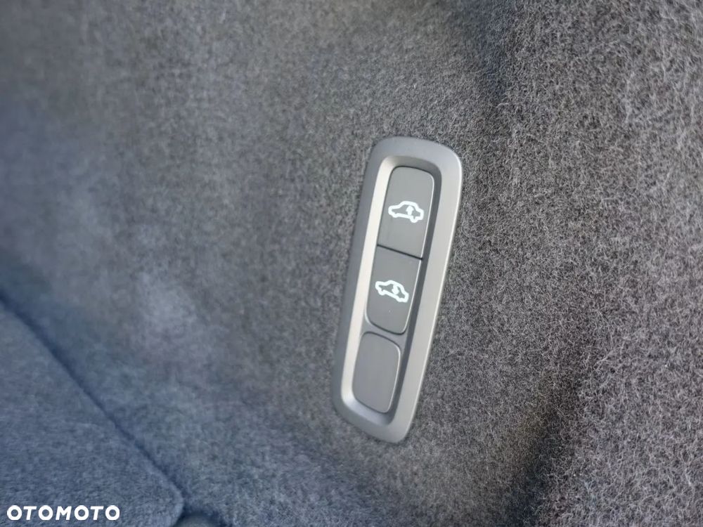 Volvo XC 60 T8 AWD Ultra Black Edition - 9