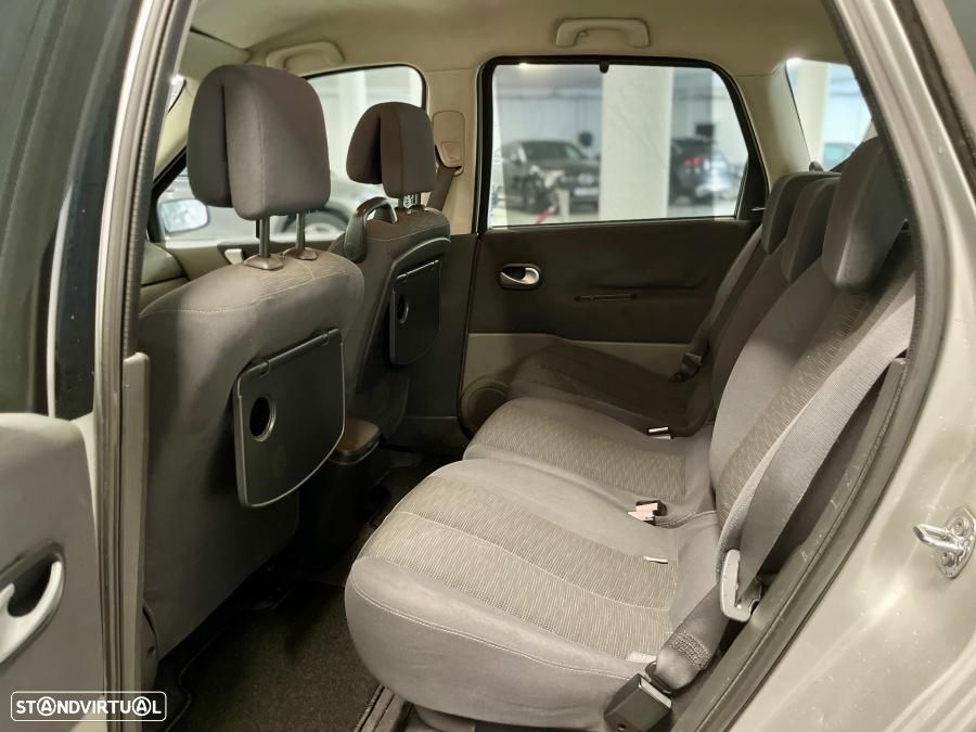 Renault Scénic 1.5 dCi Dynamique S - 14