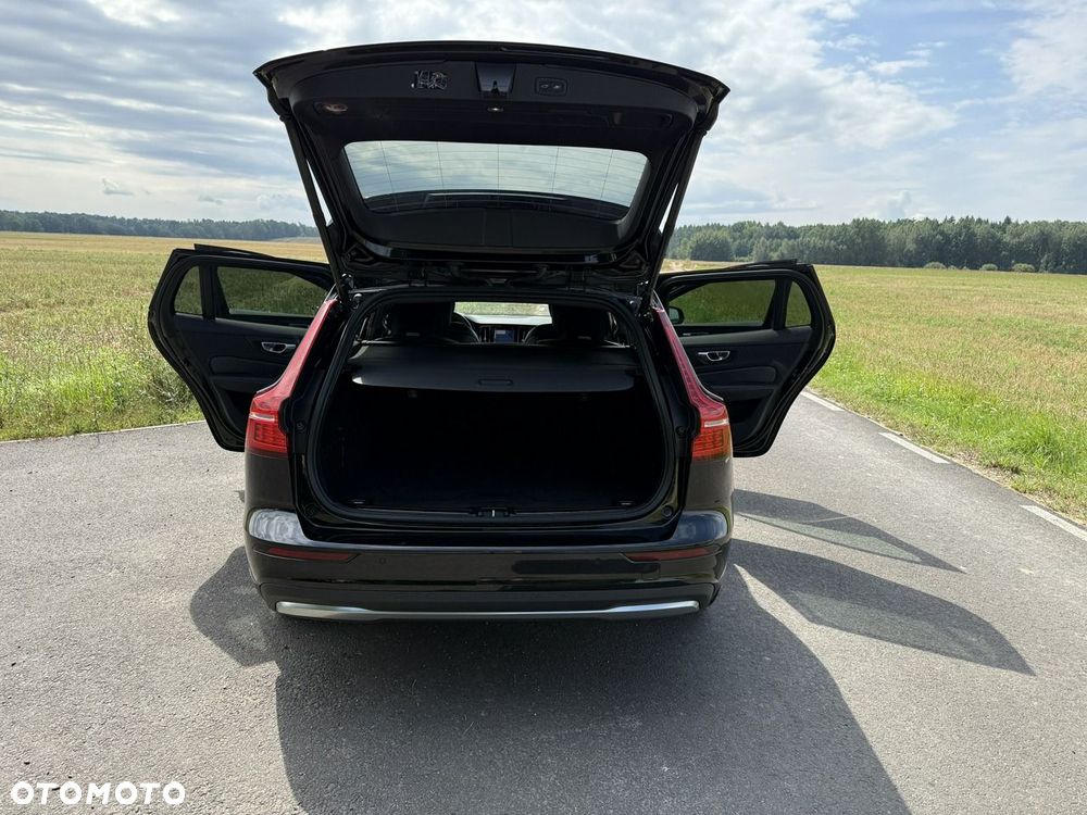 Volvo V60 Cross Country B4 D AWD Plus - 26