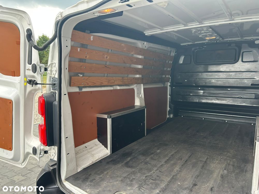 Peugeot Expert L3H1 Long 2.0 HDI **153tyś. km.**Klima**3 osobowy**2020R** - 10