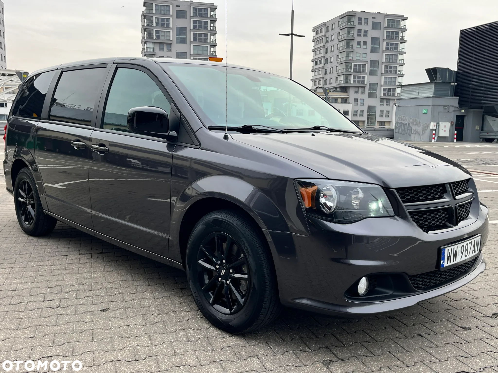 Dodge Grand Caravan - 11