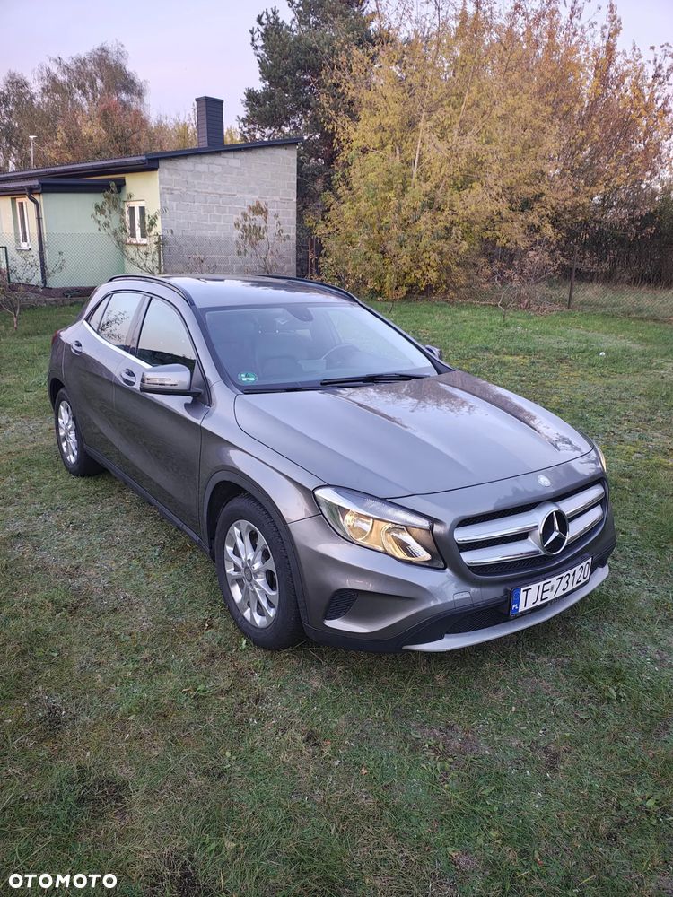 Mercedes-Benz GLA 200 - 1