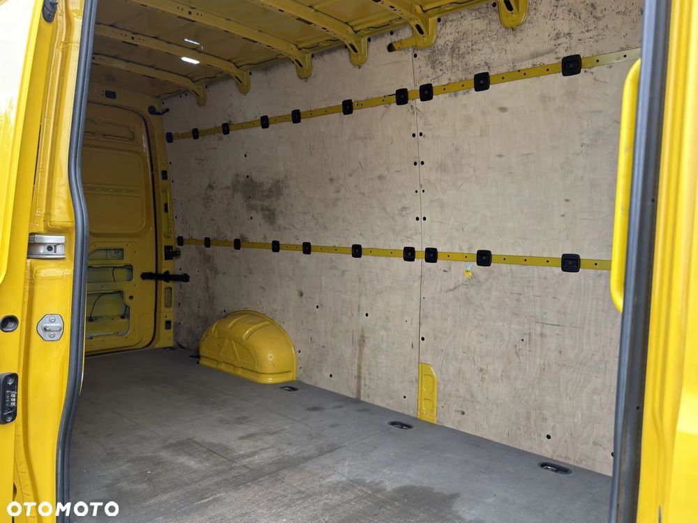 Volkswagen CRAFTER - 10