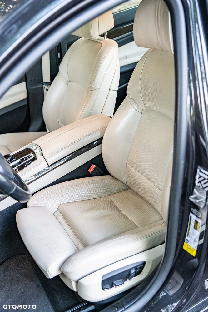 BMW Seria 7 740Li Edition Exclusive - 16