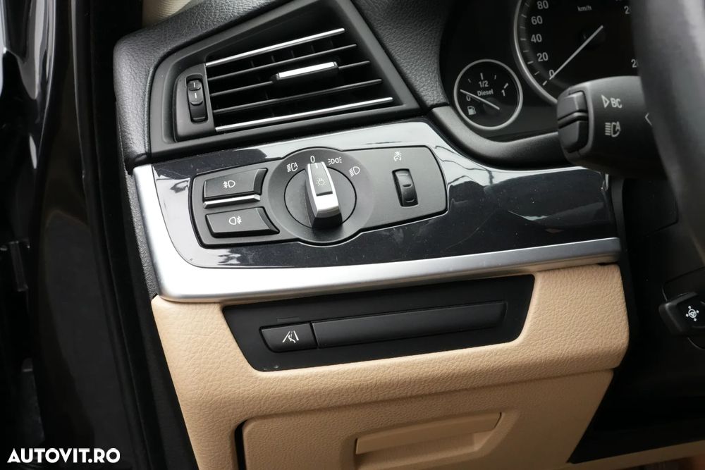 BMW Seria 5 520d xDrive - 25