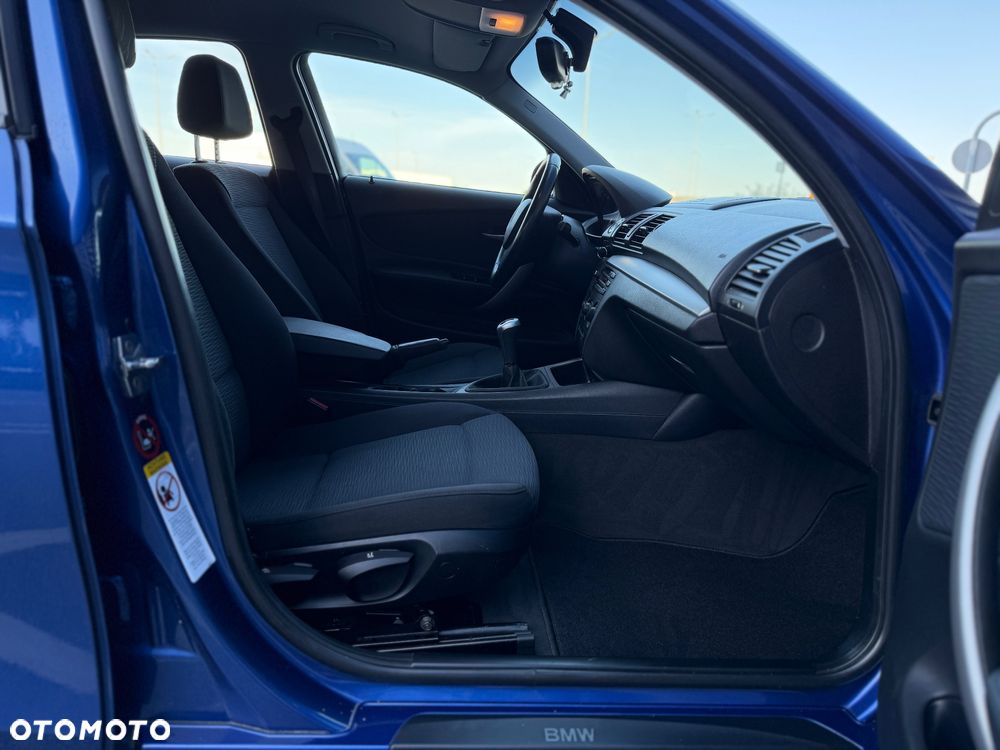 BMW Seria 1 116i - 23