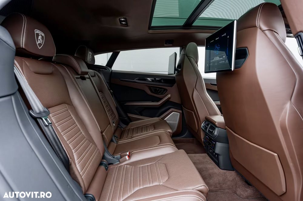 Lamborghini URUS - 15