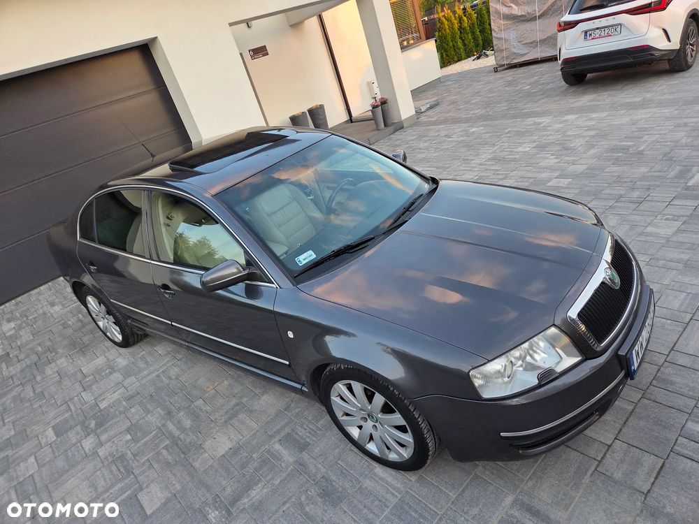 Skoda Superb 2.0 TDI DPF Exclusive - 14