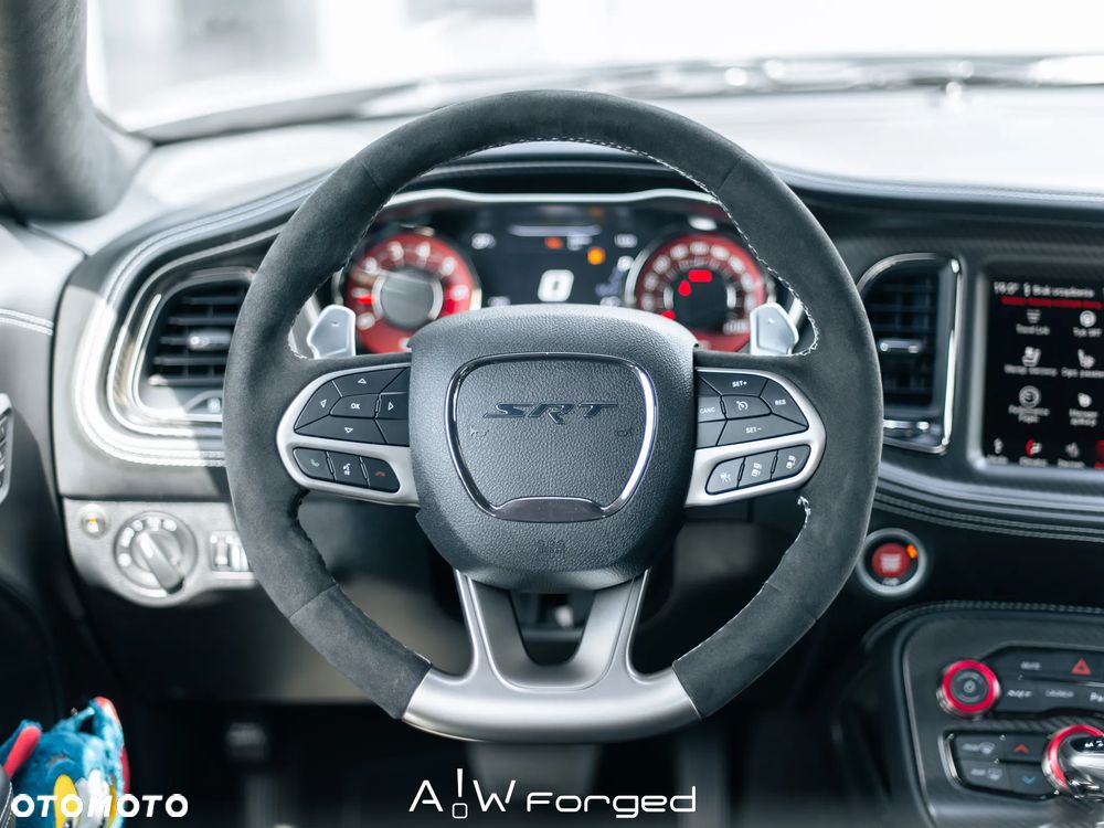 Dodge Challenger 6.2 Hellcat - 16