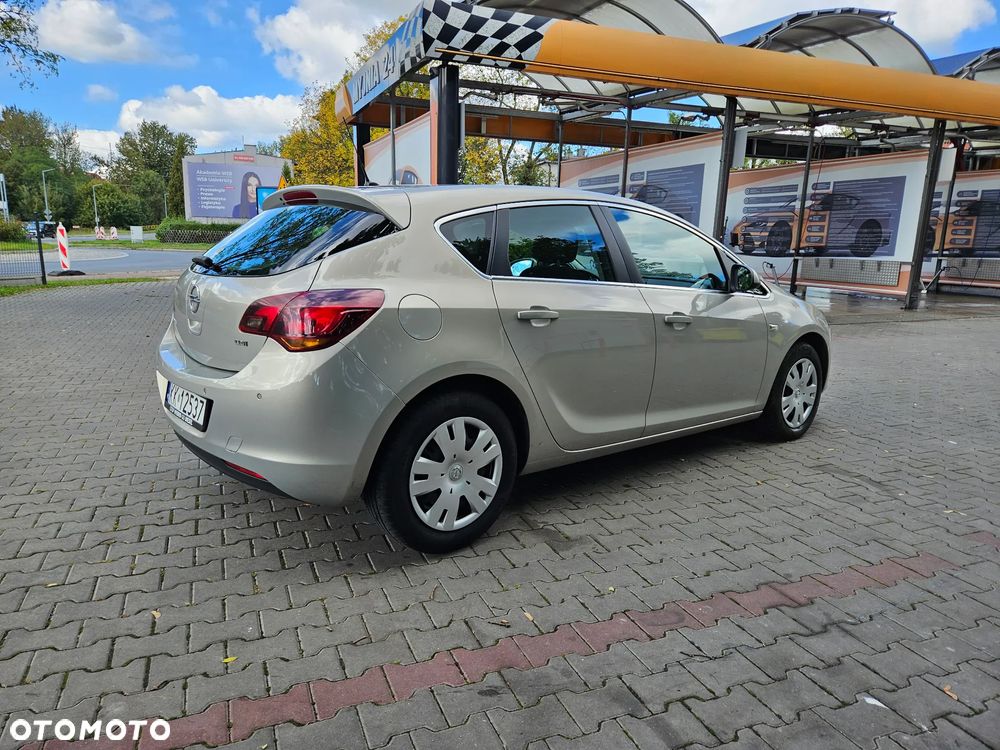Opel Astra IV 1.7 CDTI Cosmo - 7