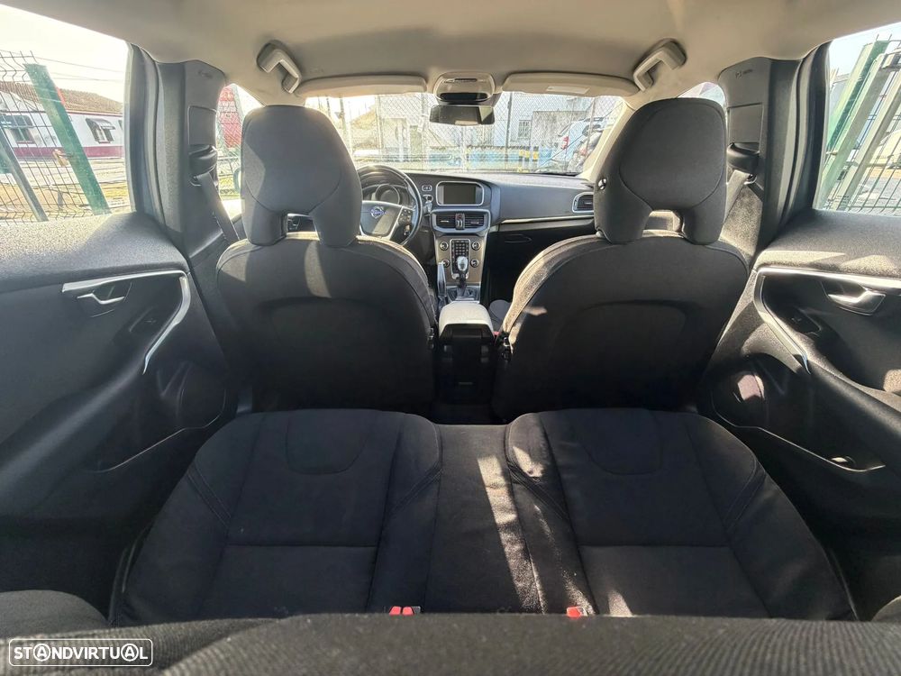 Volvo V40 D3 R Design - 10