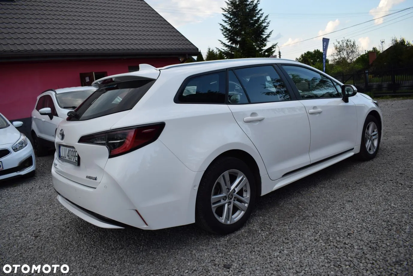 Toyota Corolla ver-1-8-hybrid-comfort - 4