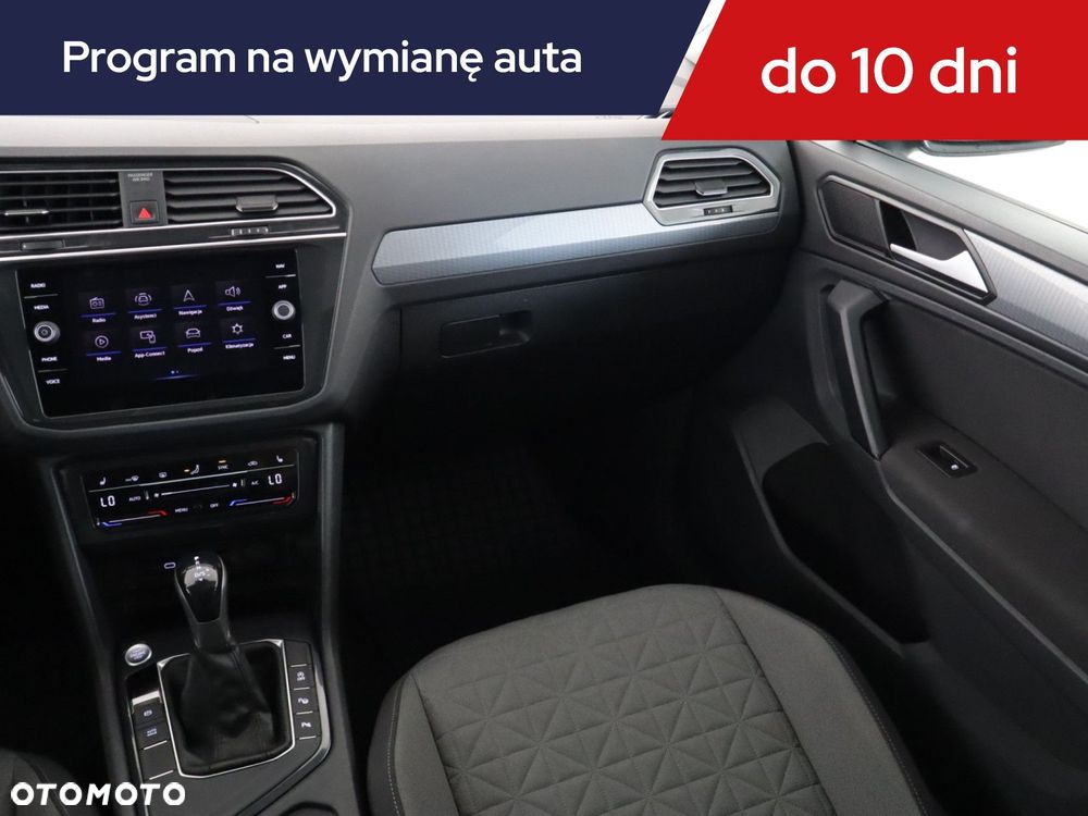 Volkswagen Tiguan - 10