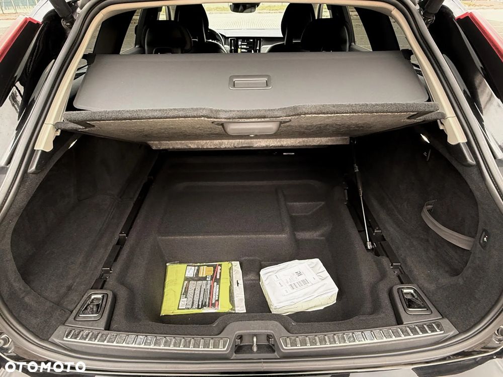 Volvo V90 D3 Geartronic Momentum Pro - 33