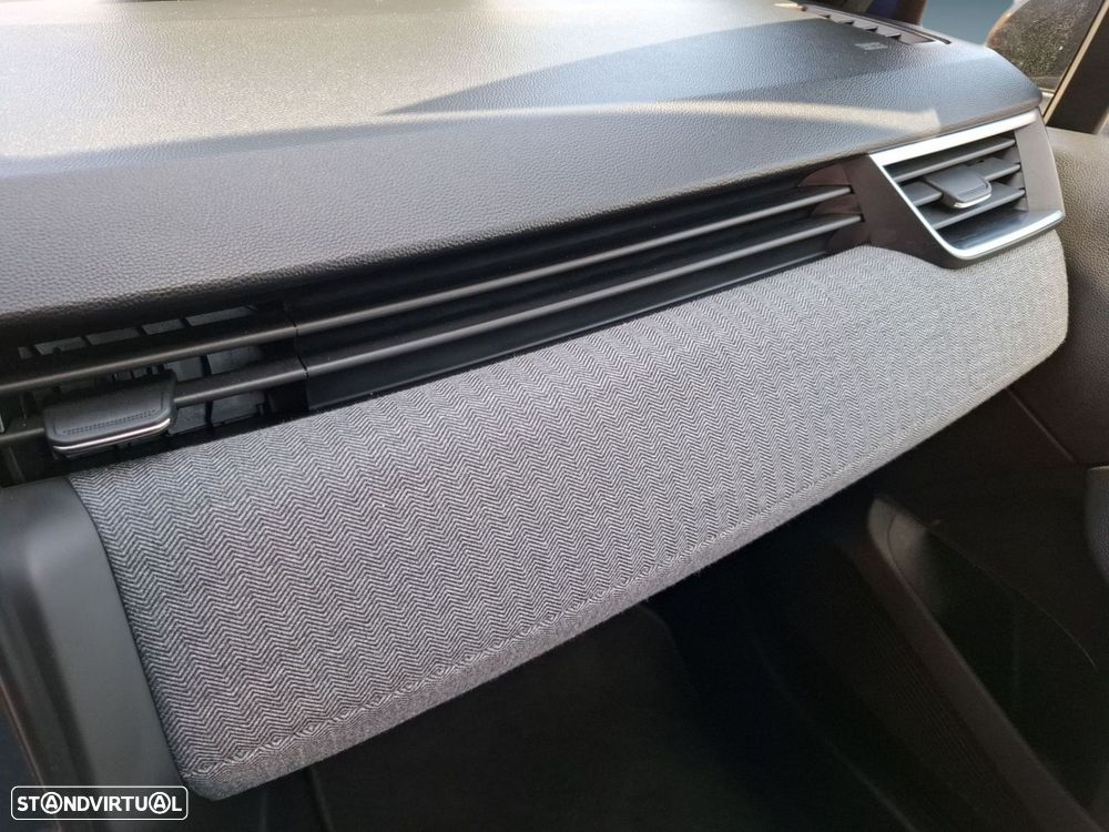 Renault Clio 1.0 TCe Techno — fotografia 21