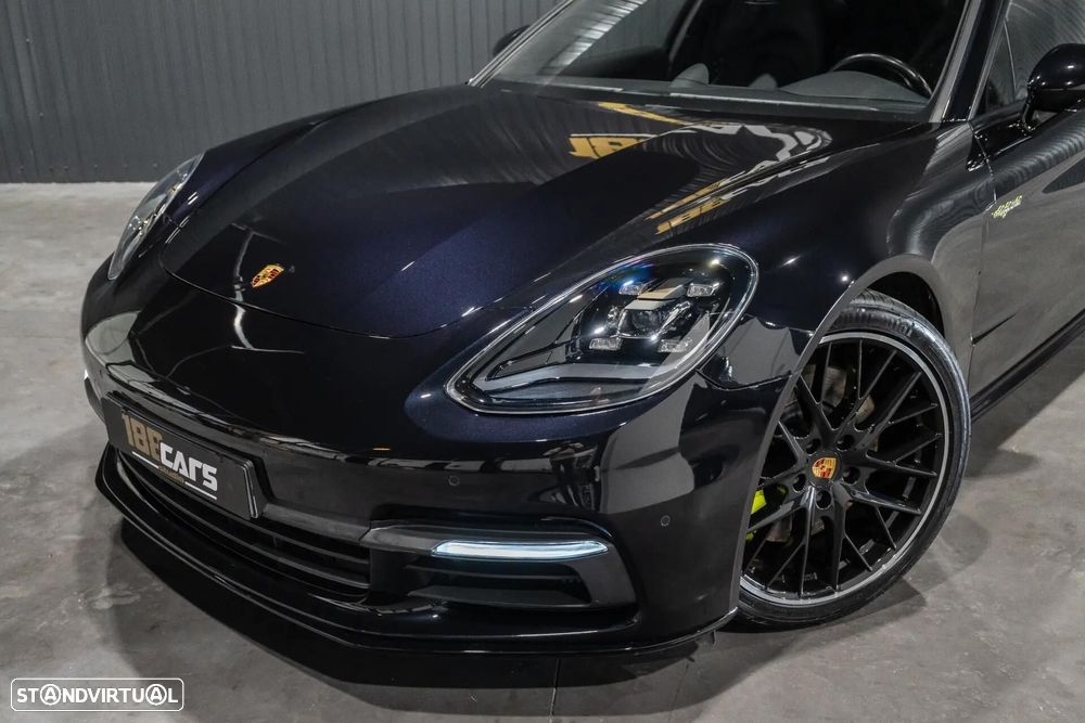 Porsche Panamera - 40