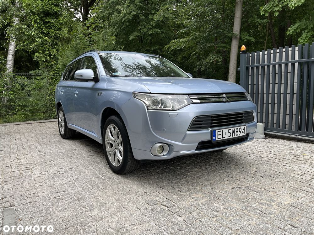 Mitsubishi Outlander - 4