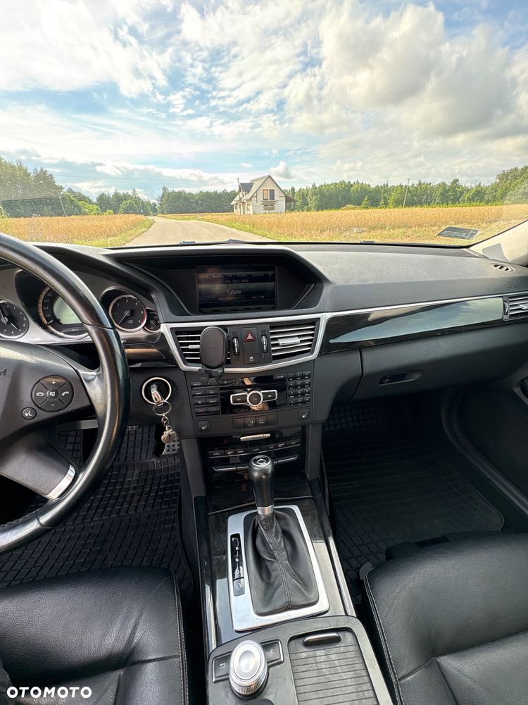 Mercedes-Benz Klasa E 220 CDI BlueEff Avantgarde - 17