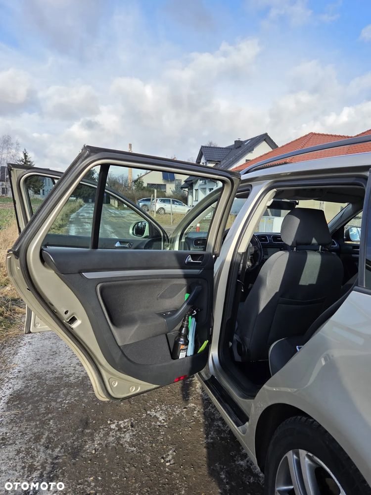 Volkswagen Golf 1.6 TDI Trendline - 29