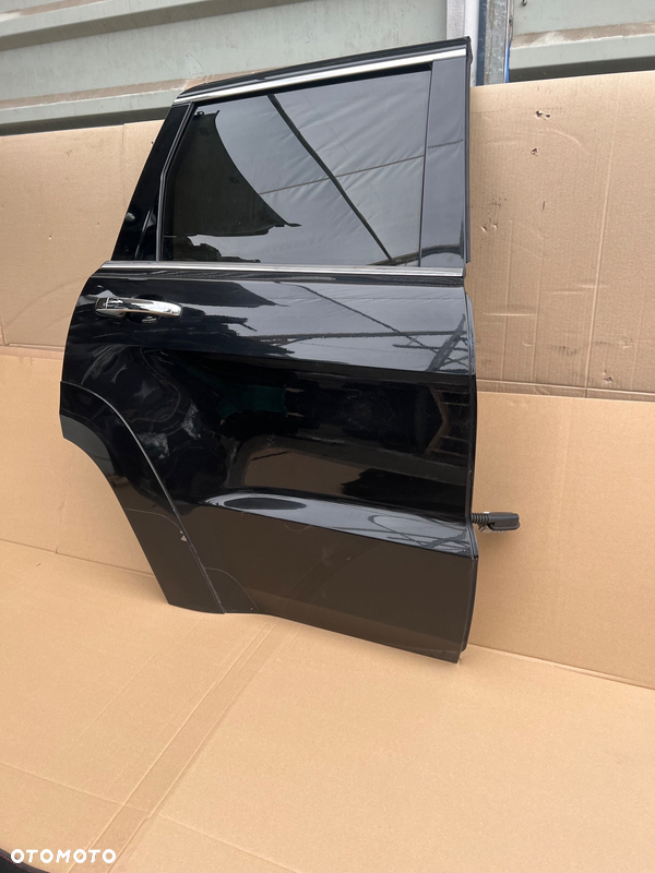 JEEP GRAND CHEORKEE WK2 TYLNE PRAWE DRZWI KOMPLETNE